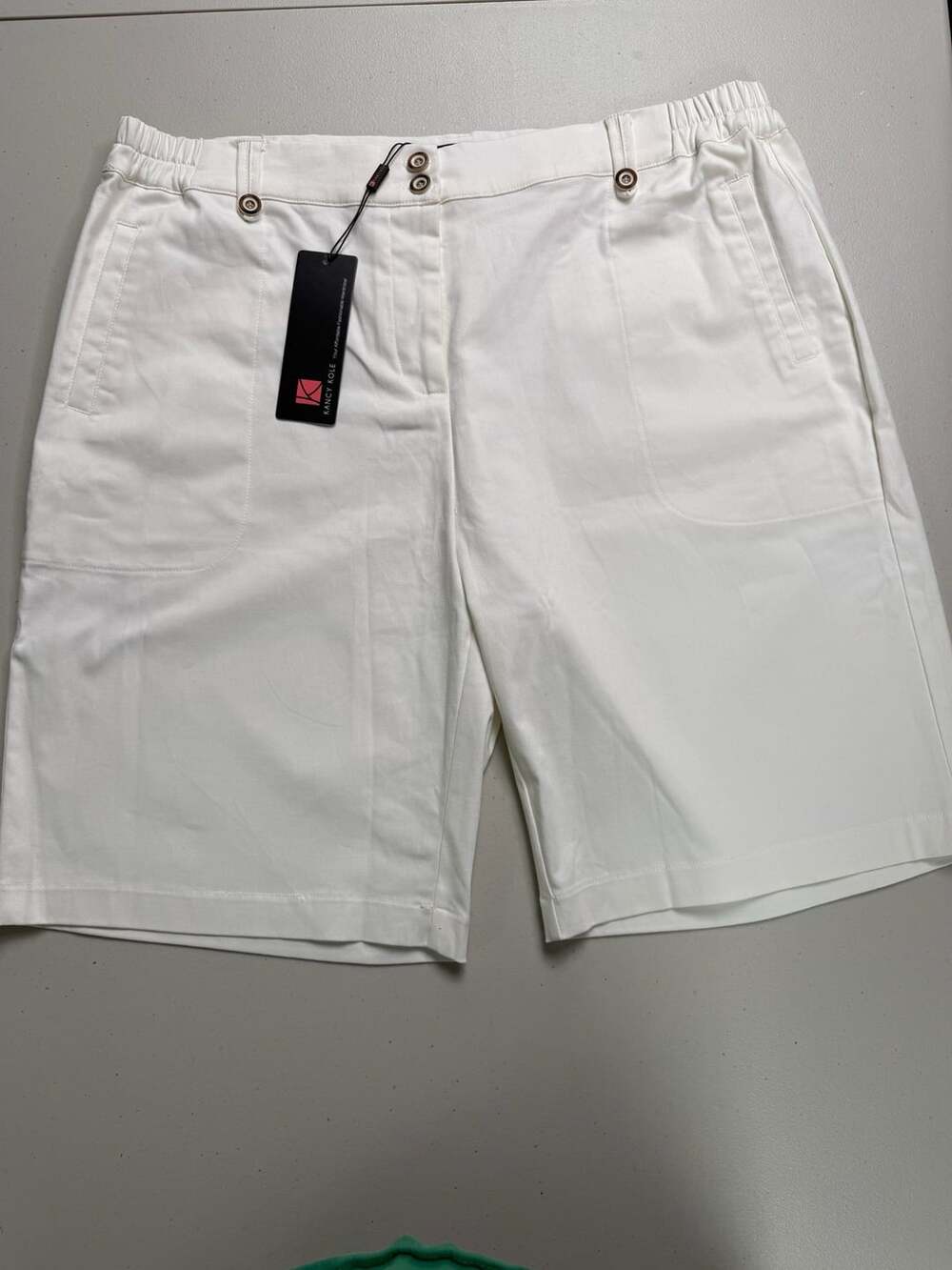 Kancy Kole Women White Bermuda Shorts Size 2XL New with Tags